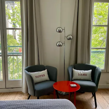 Le Notre Dame Apartment