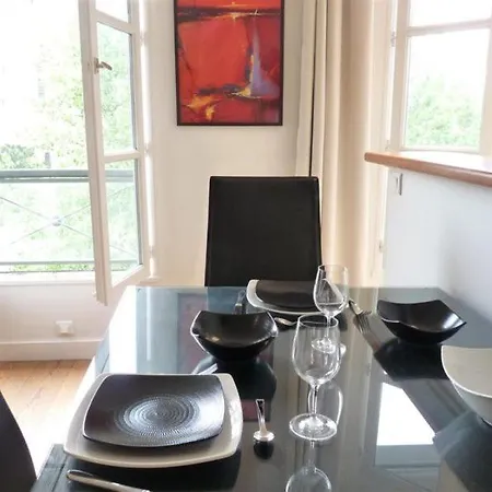 Le Notre Dame Apartment *