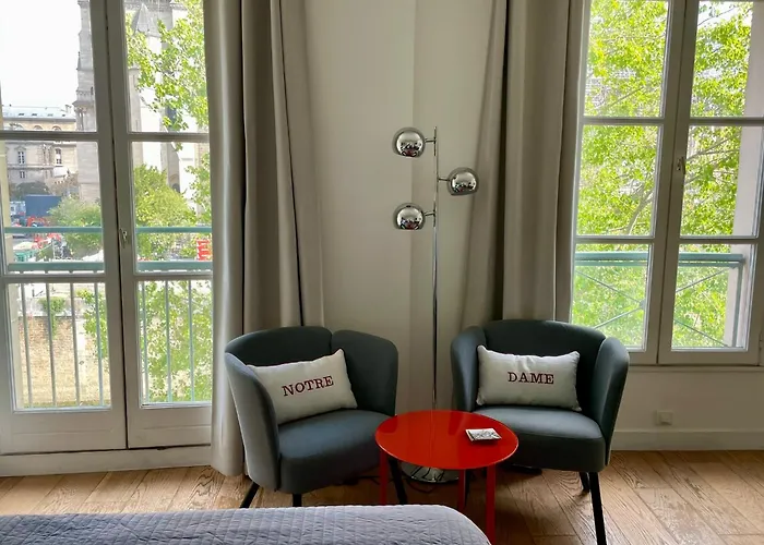 Le Notre Dame Apartment