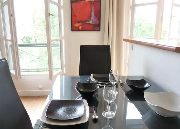 Le Notre Dame Apartment *